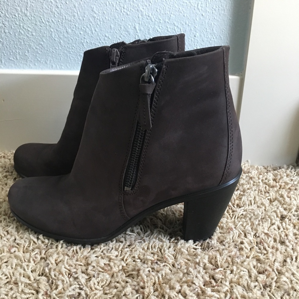 Ecco booties - Picture 3 of 6